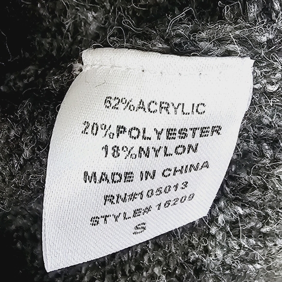 NWT Andree By Unit Gray Striped Crew Neck Ribbed Knit Women's Sweater Size S - Picture 4 of 5